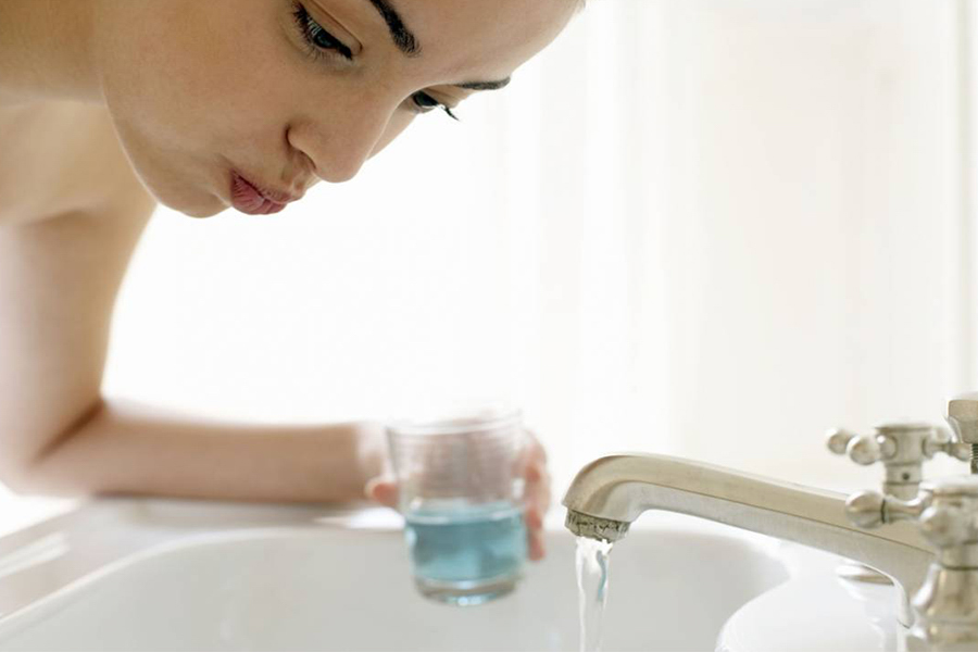 Súc Miệng ít Hiệu Quả Trong Làm Trắng Răng