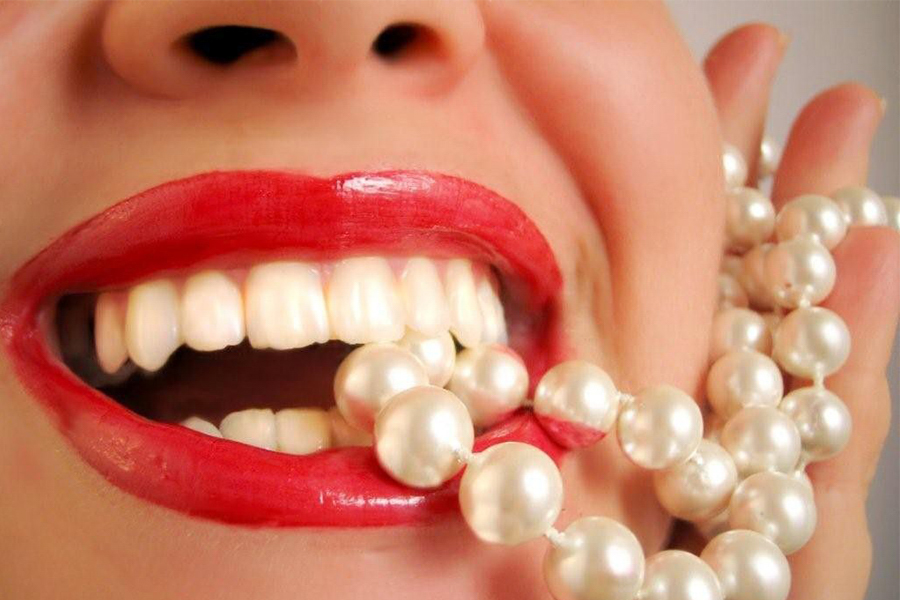 Tuổi Thơ Của Răng Implant